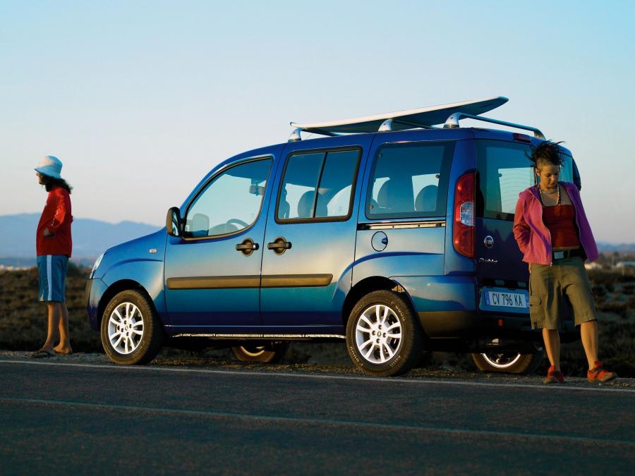 Fiat Doblo Panorama 2005 года  (фото 7 из 14)